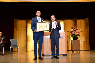 5 寄付贈呈、感謝状.jpg